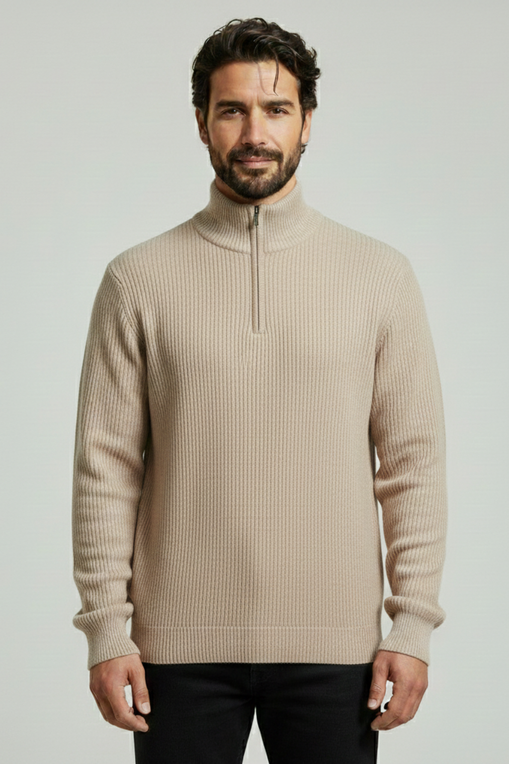 Jersey de hombre acanalado con cuello alto y media cremallera