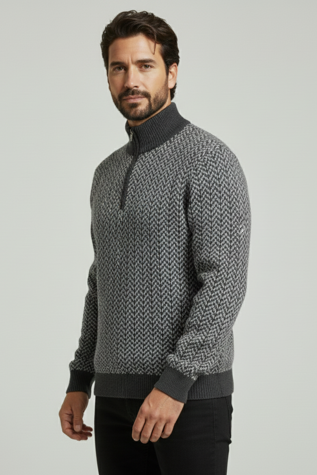Jersey de hombre tipo pulóver con cuello alto y cierre corto