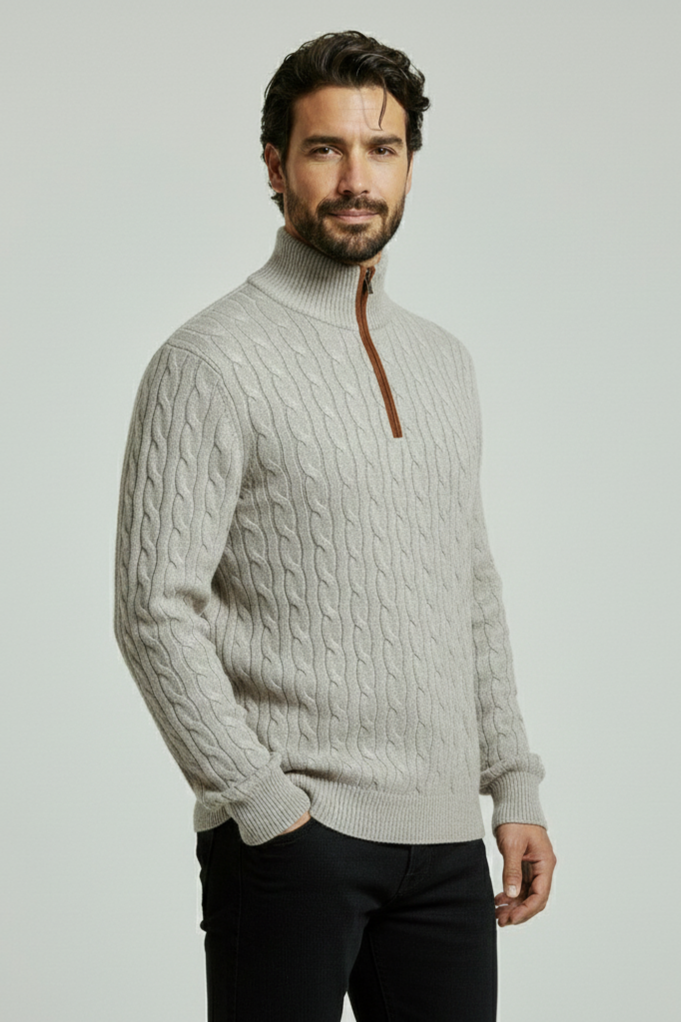 Jersey de hombre con cuello alto y cremallera parcial