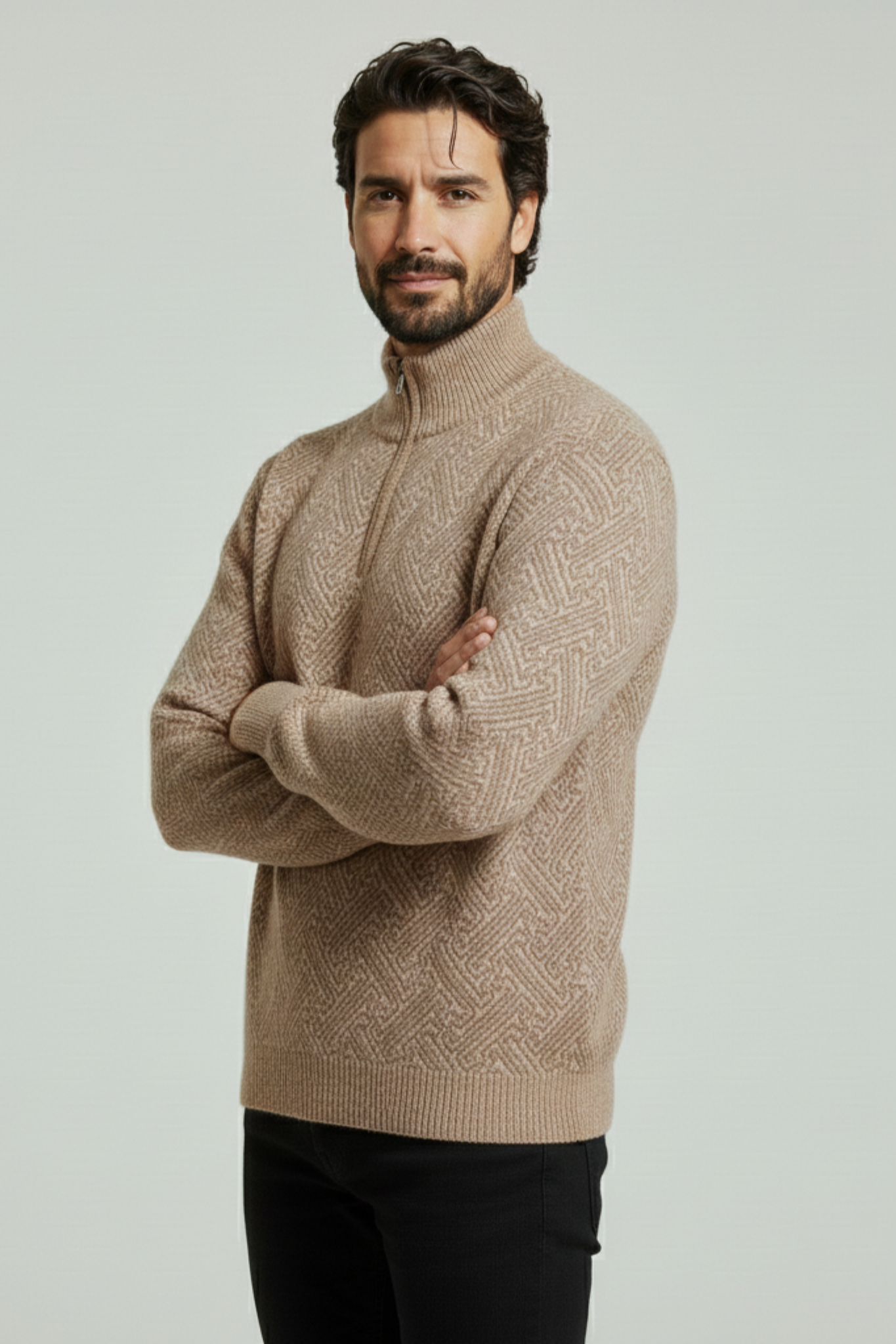 Jersey de hombre con cuello alto y cremallera hasta el pecho