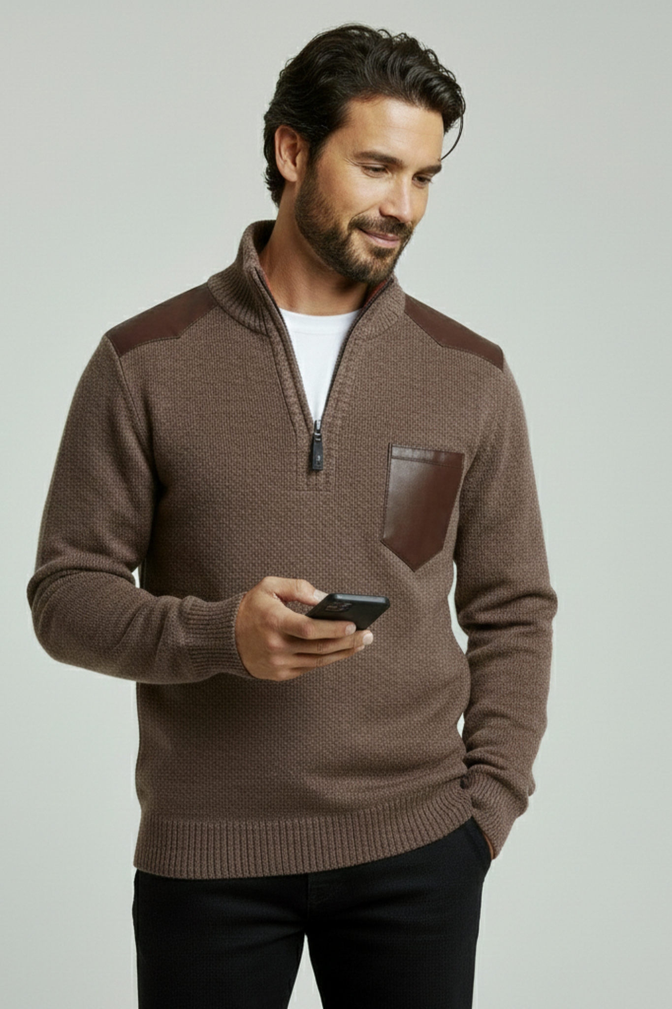 Jersey para hombre con cuello elevado y cierre frontal corto